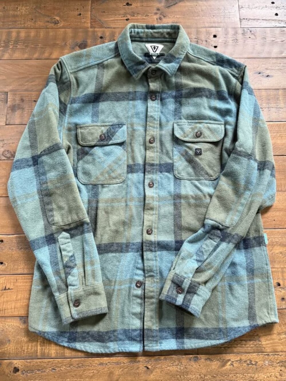 Men's Vissla Flannel, Large, Button down shirt $85 in stores